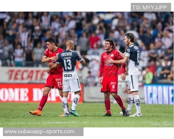 阿贾克斯在荷兰杯中以7-2狂胜马斯路易斯莫吉奥梅开二度展现锋芒