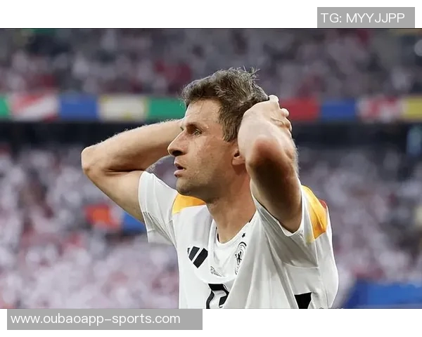 穆勒与德赖塞特尔亲密合影社交媒体上互称传奇人物